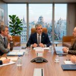 Abogados en un proceso de litigación y arbitraje